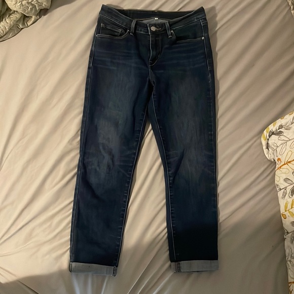 Levi’s Capris - Picture 3 of 5